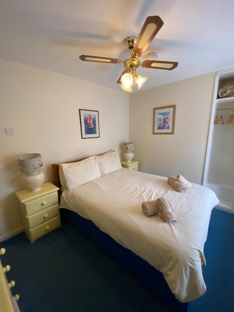 The Copley Arms Hotel Looe Ruang foto