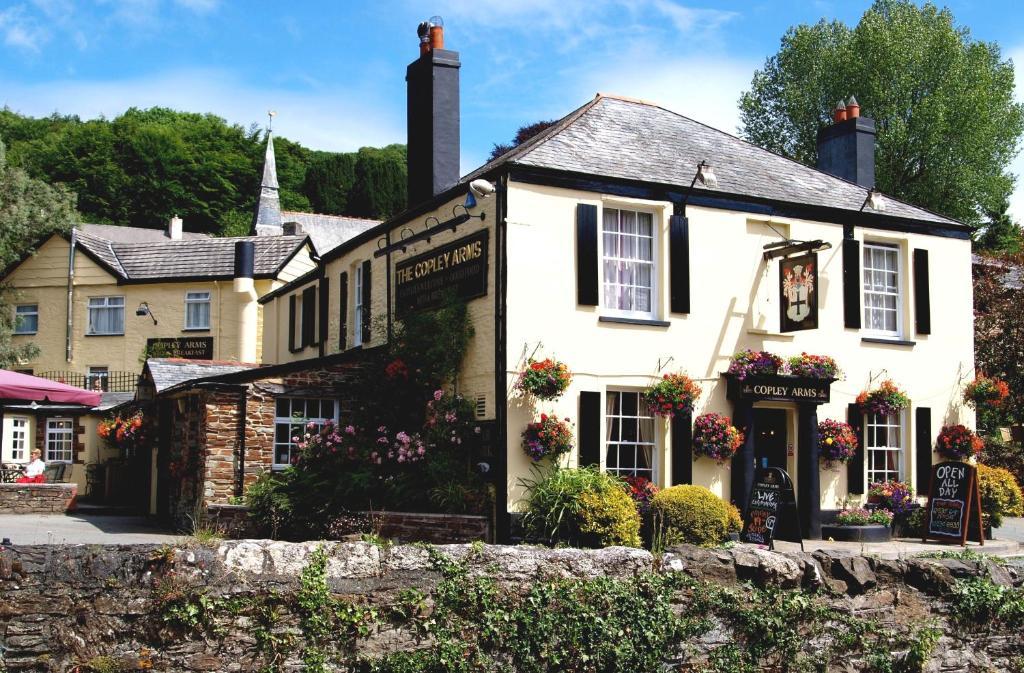 The Copley Arms Hotel Looe Bagian luar foto