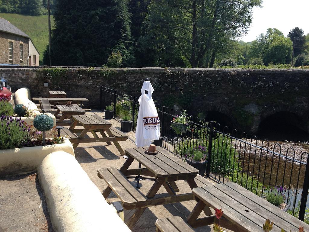The Copley Arms Hotel Looe Bagian luar foto