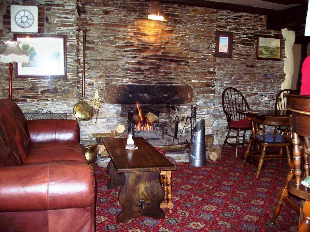 The Copley Arms Hotel Looe Bagian luar foto